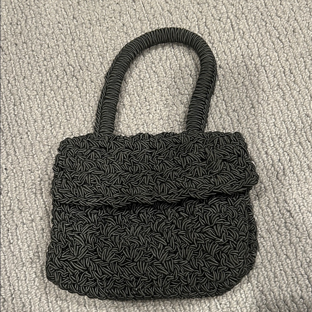 carrie forbes Chic extra small
Black Textured top handle Bag